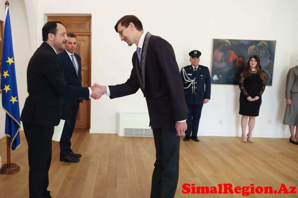 Kiprdə ilk səfirliklər açıldı