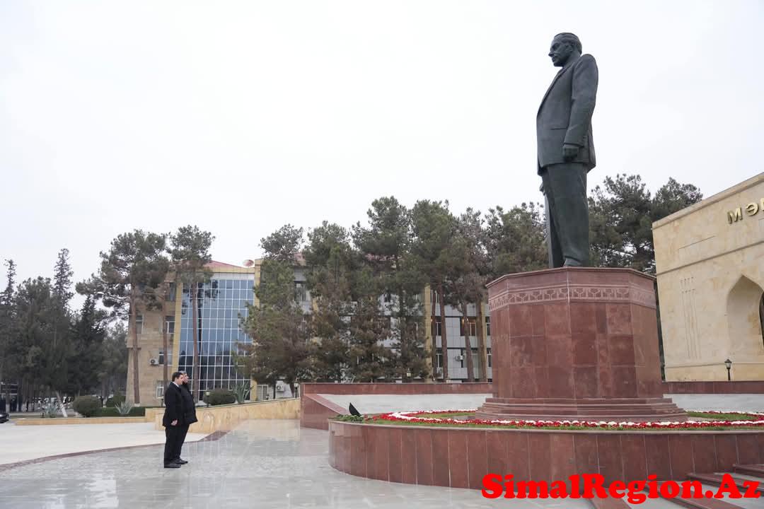 Ədliyyə naziri vətəndaşları qəbul edib
