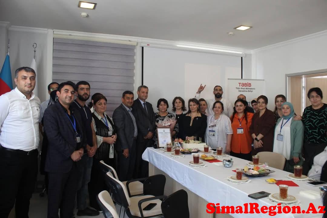 İsmayıllı rayon mərkəzi xəstəxanası daha bir əməkdaşını təqaüdə yola saldı