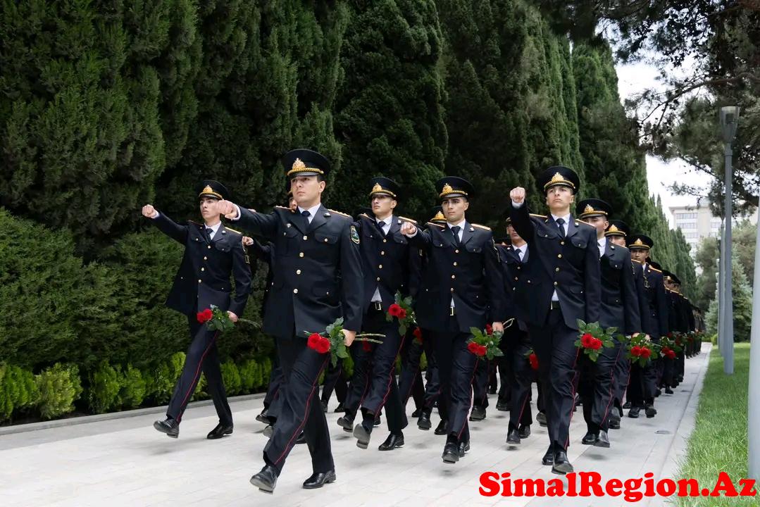 Polis Akademiyasının və Ali Hərbi İnstitutunun kursantları Fəxri xiyabanda Ümummilli lider Heydər Əliyevin əziz xatirəsini yad etdilər