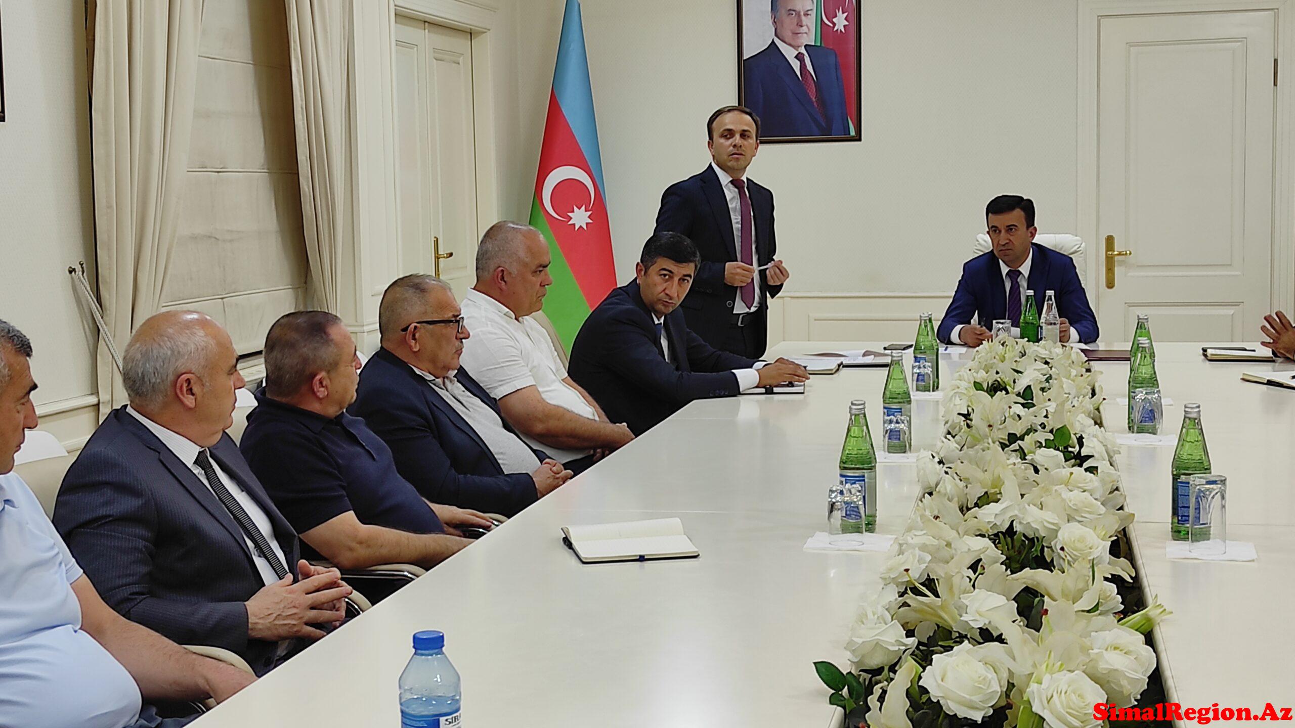 İsmayıllı rayon icra hakimiyyətində yerli sahibkarların iştirakı ilə görüş keçirilib