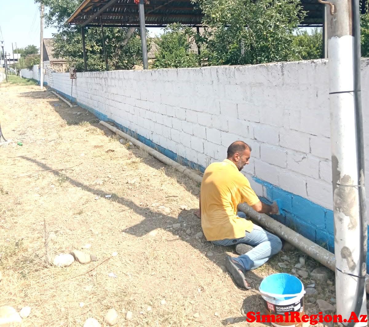 Göyçay rayon Qaraməryəm bələdiyyəsi ərazisində yol kənarlarının abadlaşdırılması üçün tədbirlər görülüb
